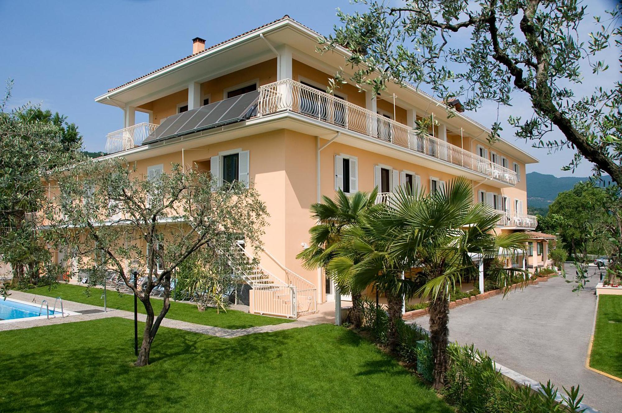 סאלו Hotel Panoramica מראה חיצוני תמונה